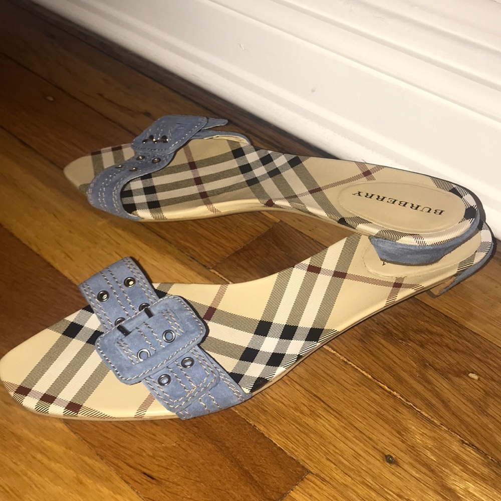 Burberry slide on sandals